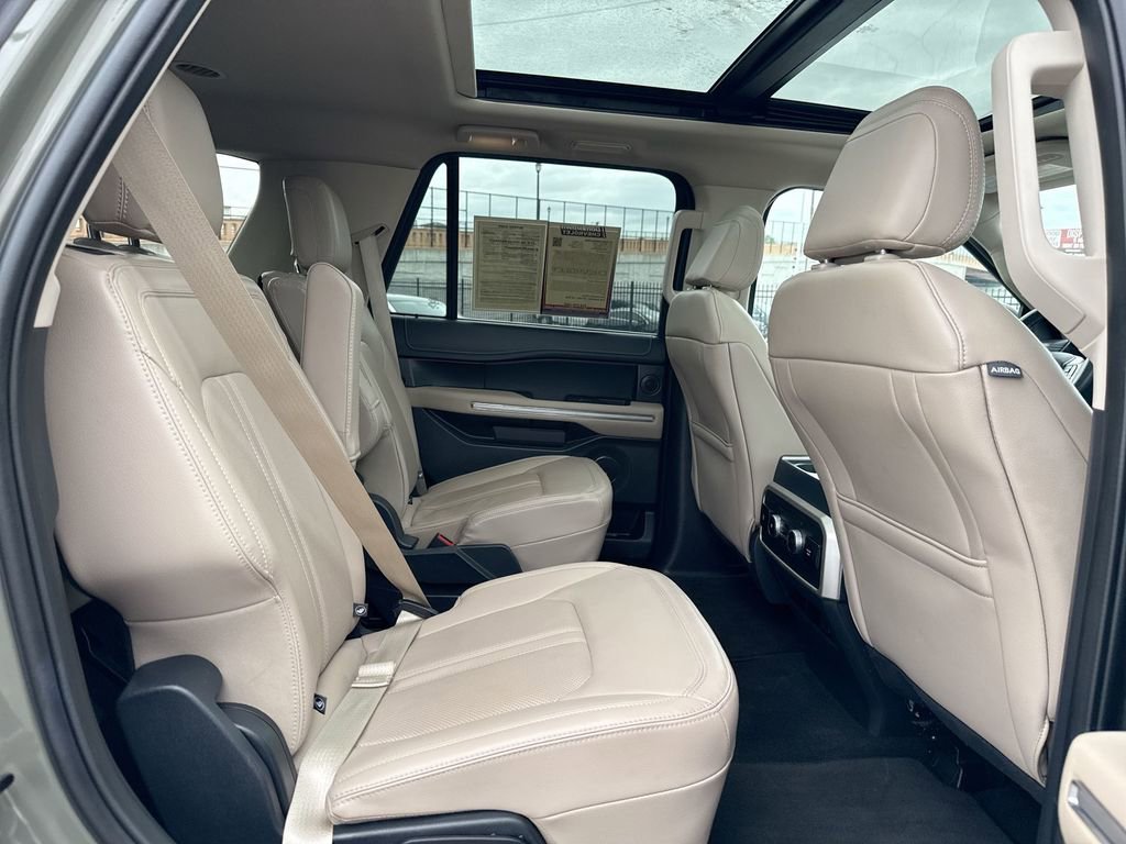 Used 2024 Ford Expedition Limited image 28