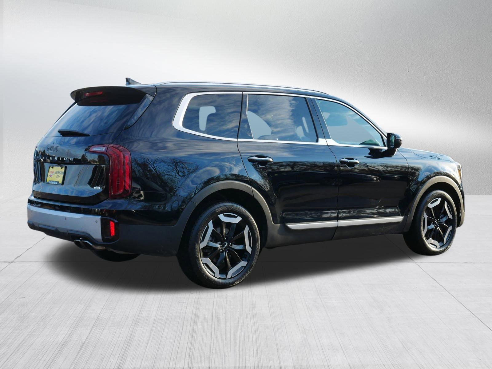 Used 2023 Kia Telluride S w/ S Sunroof Package image 7