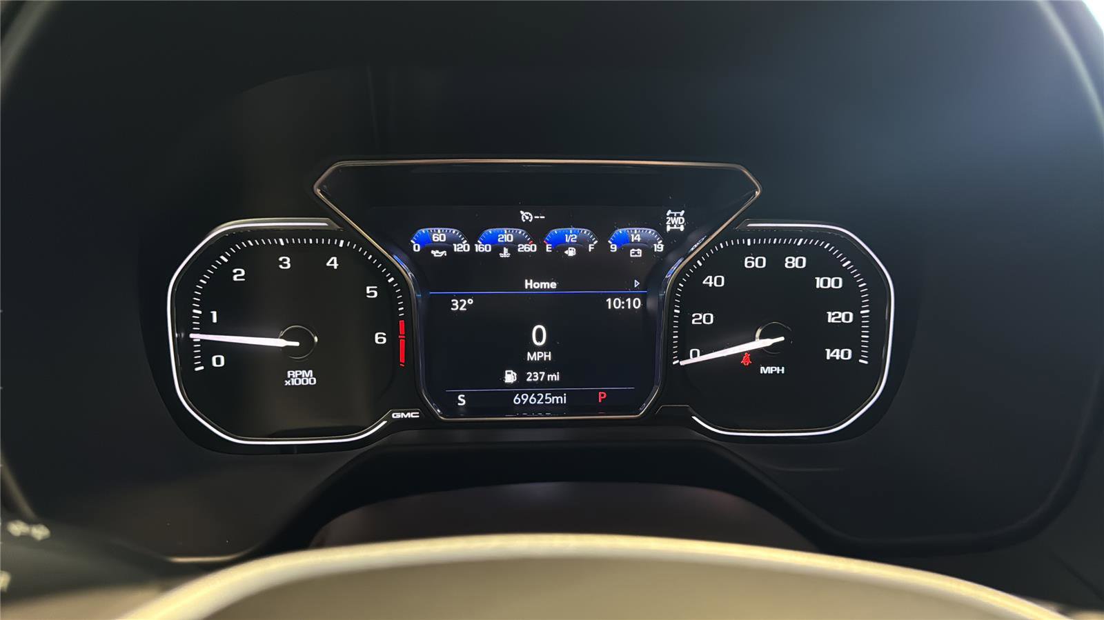 Used 2021 GMC Yukon SLT w/ SLT Premium Package image 14