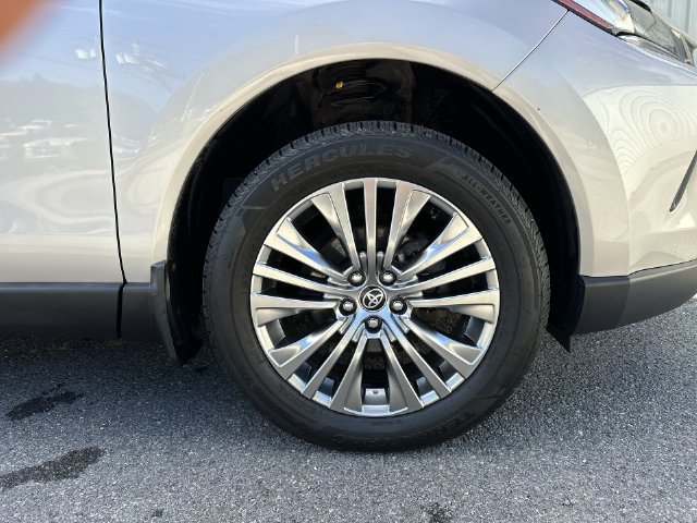 Used 2021 Toyota Venza XLE w/ Softex Package AWD/4WD image 27