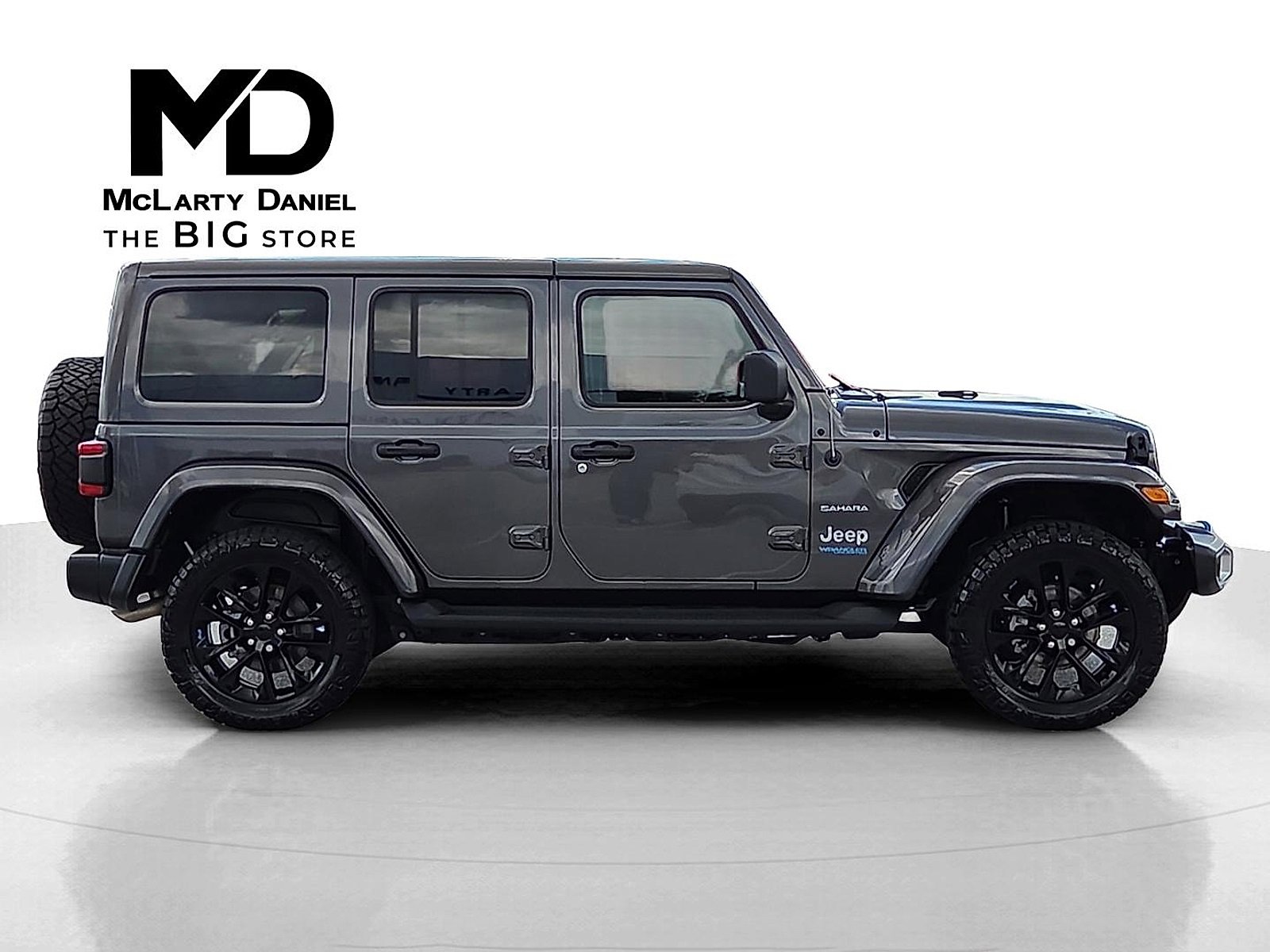 Used 2022 Jeep Wrangler Unlimited Sahara w/ Cold Weather Group image 6