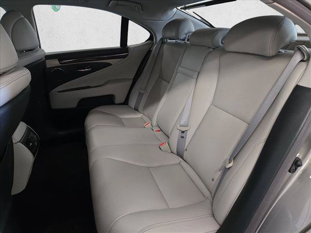 Used 2017 Lexus LS 460 w/ Comfort Package RWD image 17