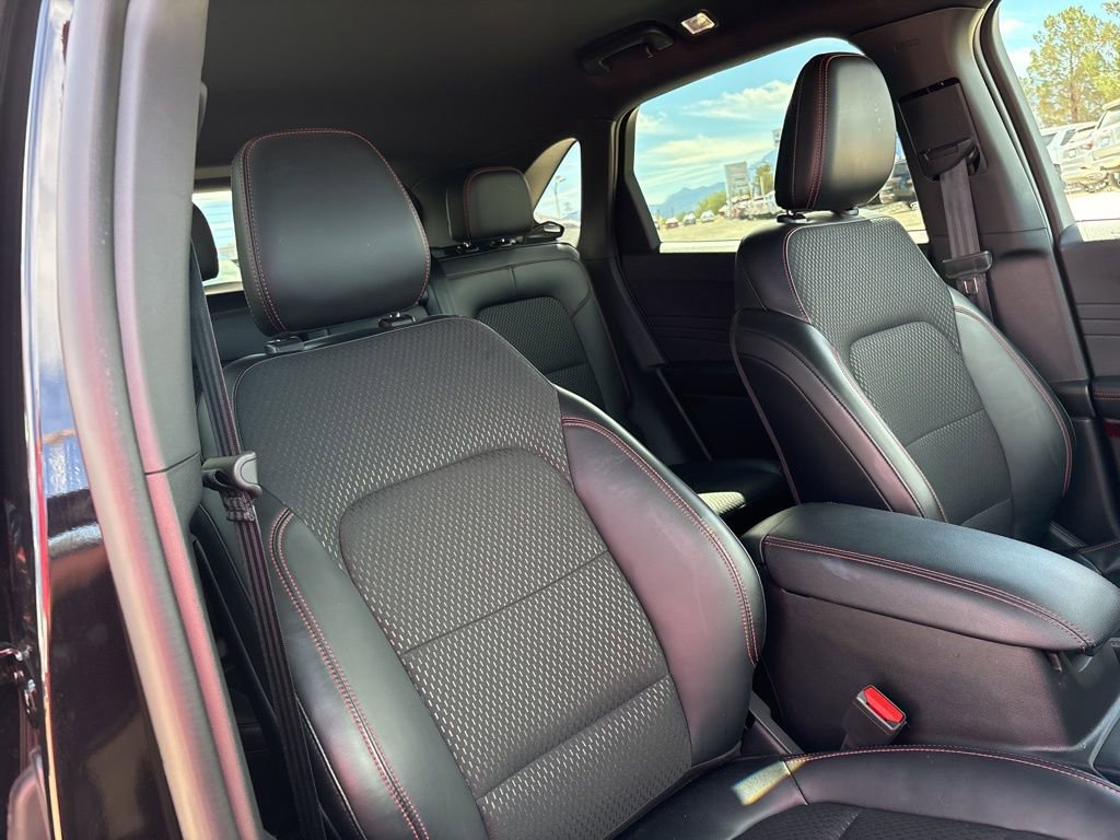 Used 2025 Ford Escape ST-Line Select AWD/4WD image 26