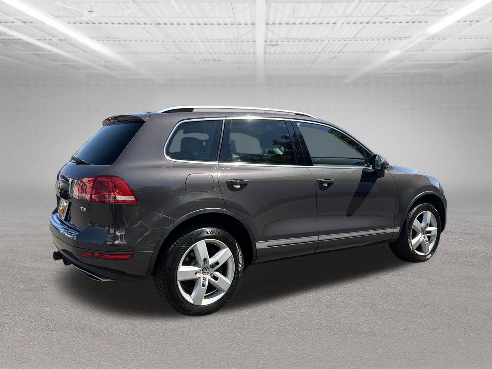 Used 2012 Volkswagen Touareg TDI AWD/4WD image 5