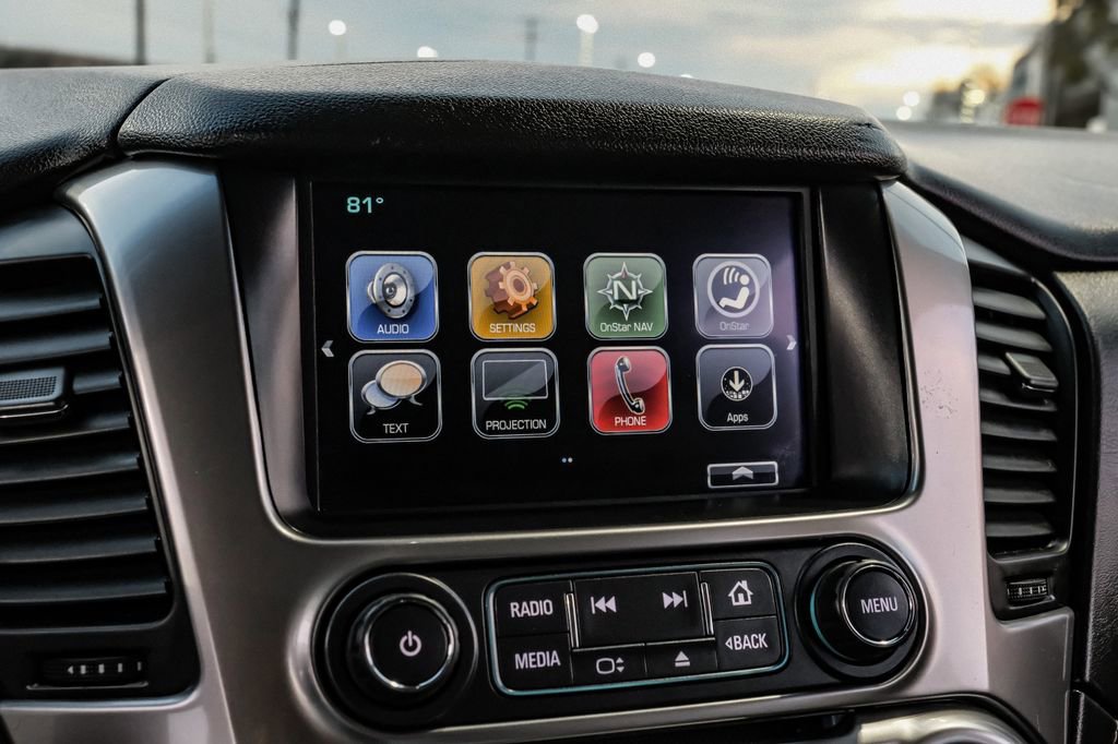 Used 2018 Chevrolet Suburban LT image 30