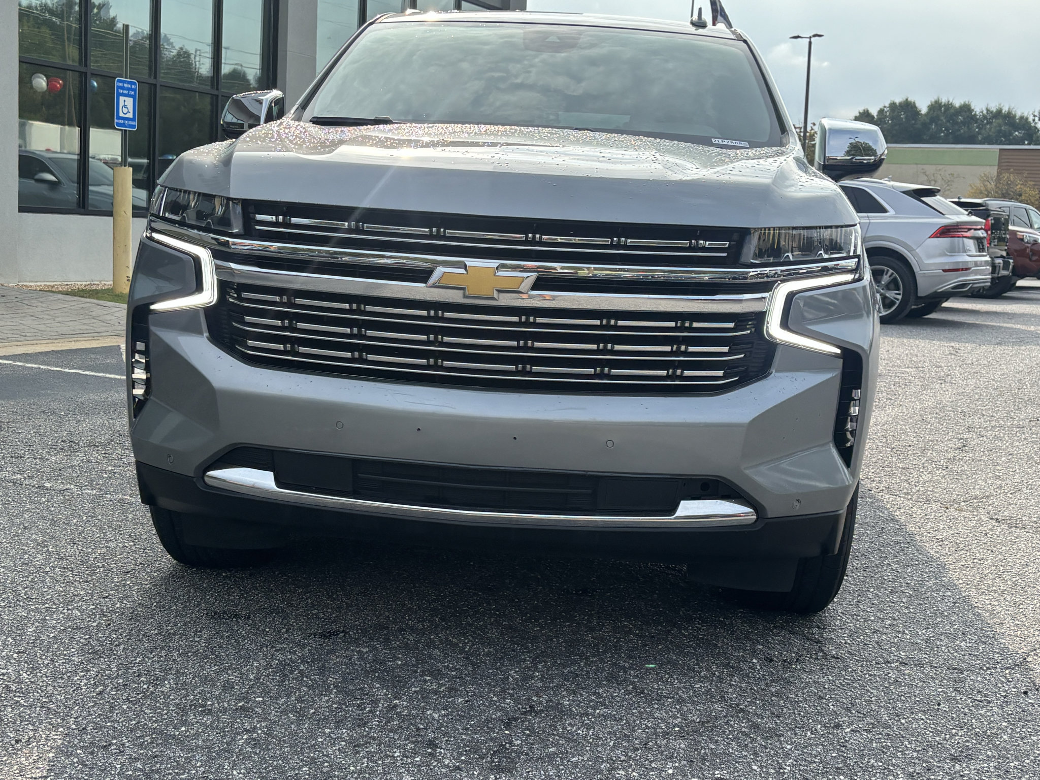 Used 2023 Chevrolet Suburban Premier AWD/4WD image 2