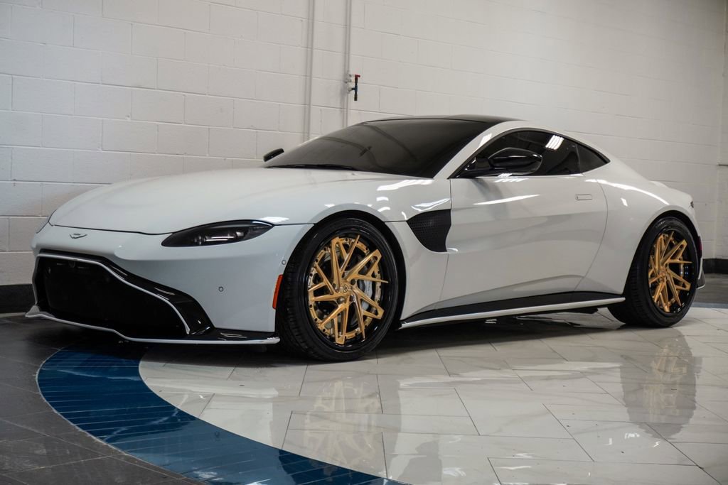 Used 2019 Aston Martin V8 Vantage Coupe image 4
