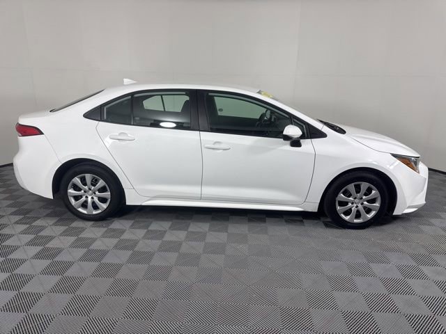 Used 2024 Toyota Corolla LE image 2