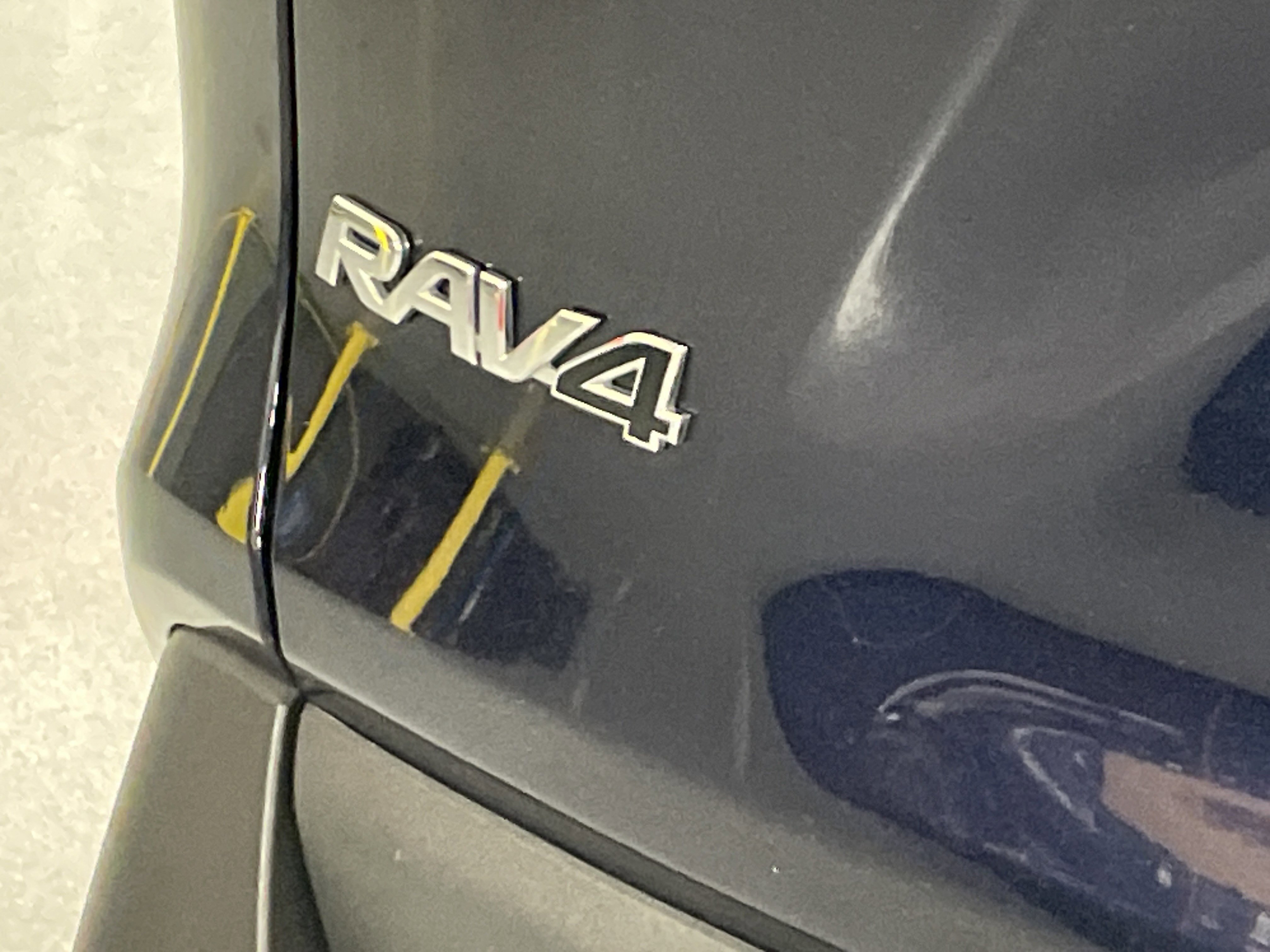 Used 2025 Toyota RAV4 Limited FWD image 9