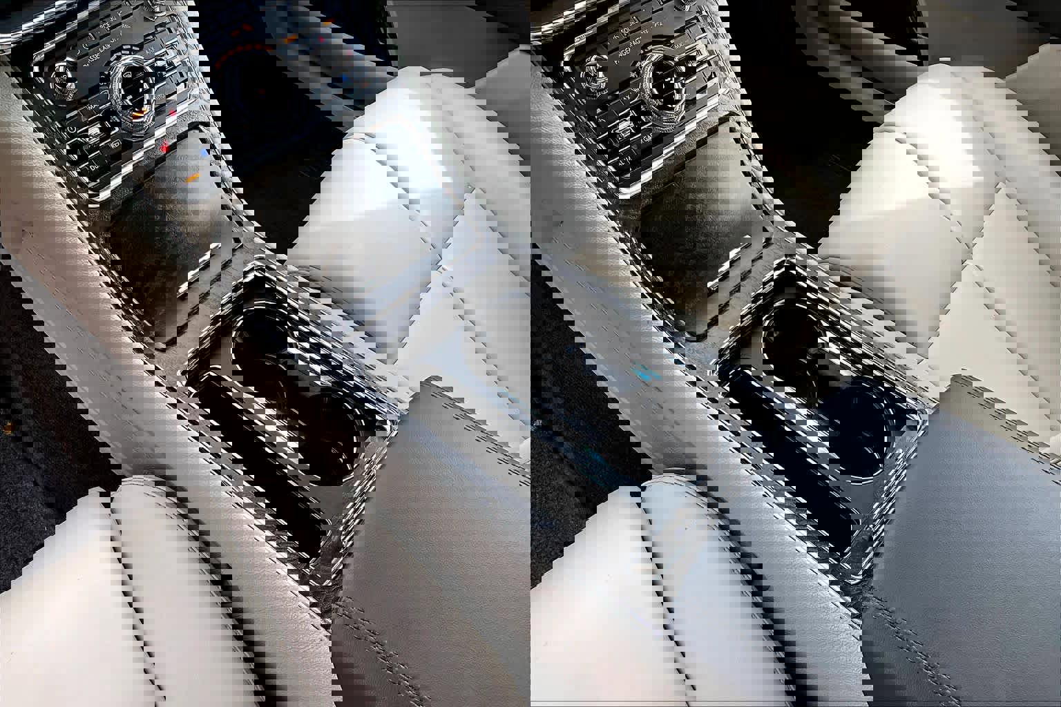 Used 2017 Lincoln Continental Premiere image 17