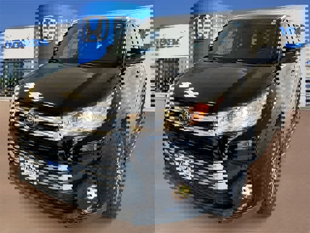 Used 2019 Toyota Highlander XLE