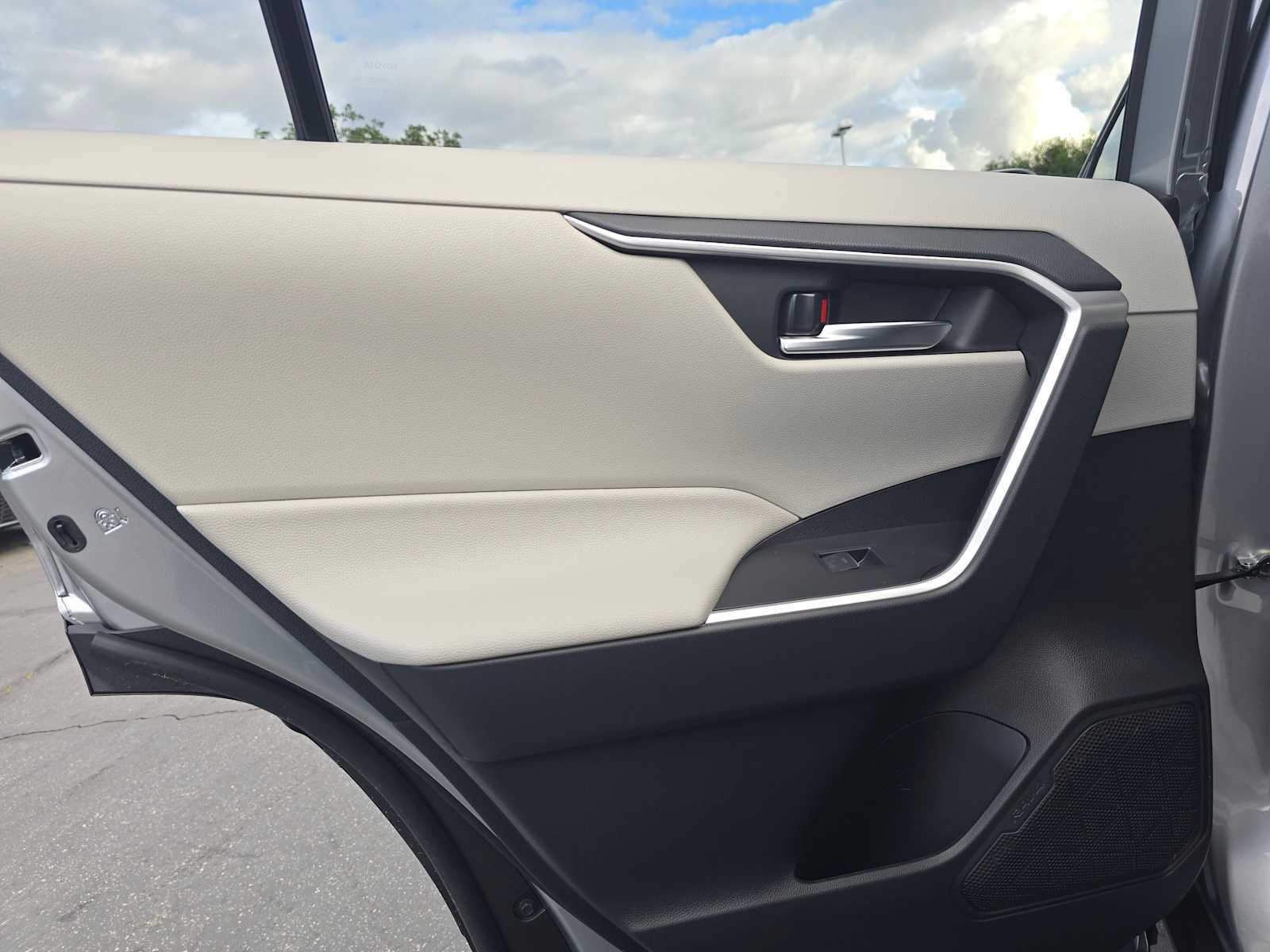 Certified 2025 Toyota RAV4 XLE image 17