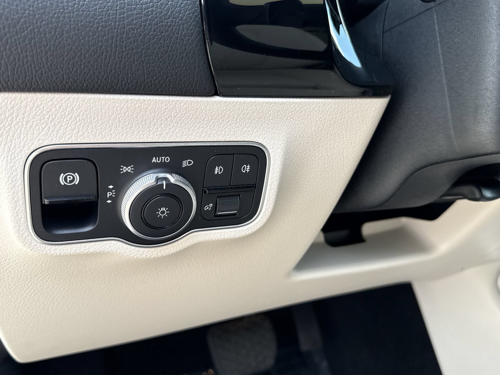 Certified 2023 Mercedes-Benz GLA 250 image 38