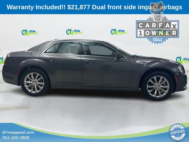 Used 2022 Chrysler 300 Touring image 4