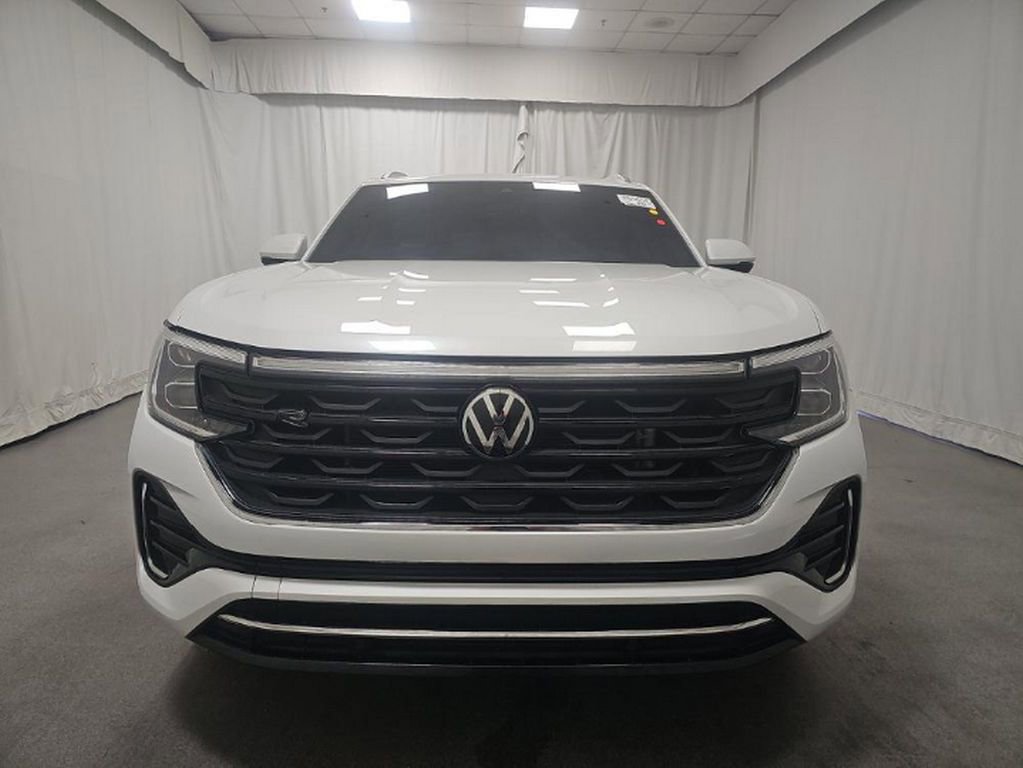 Used 2024 Volkswagen Atlas Cross Sport SEL R-Line image 3