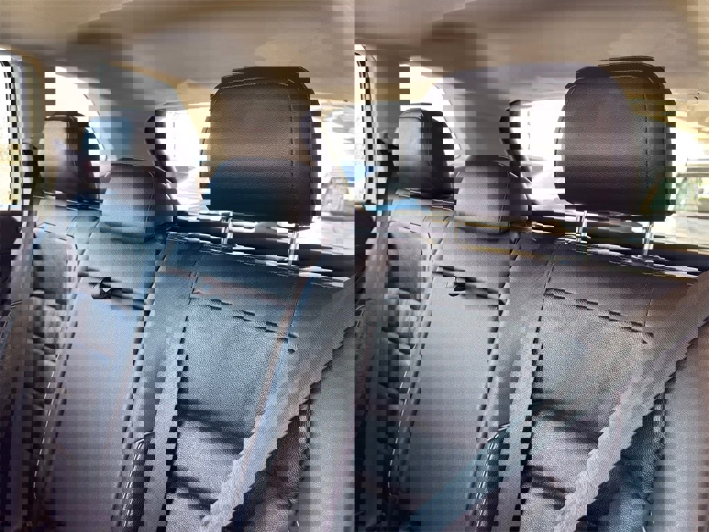 Used 2019 Volkswagen Tiguan SEL Premium image 28