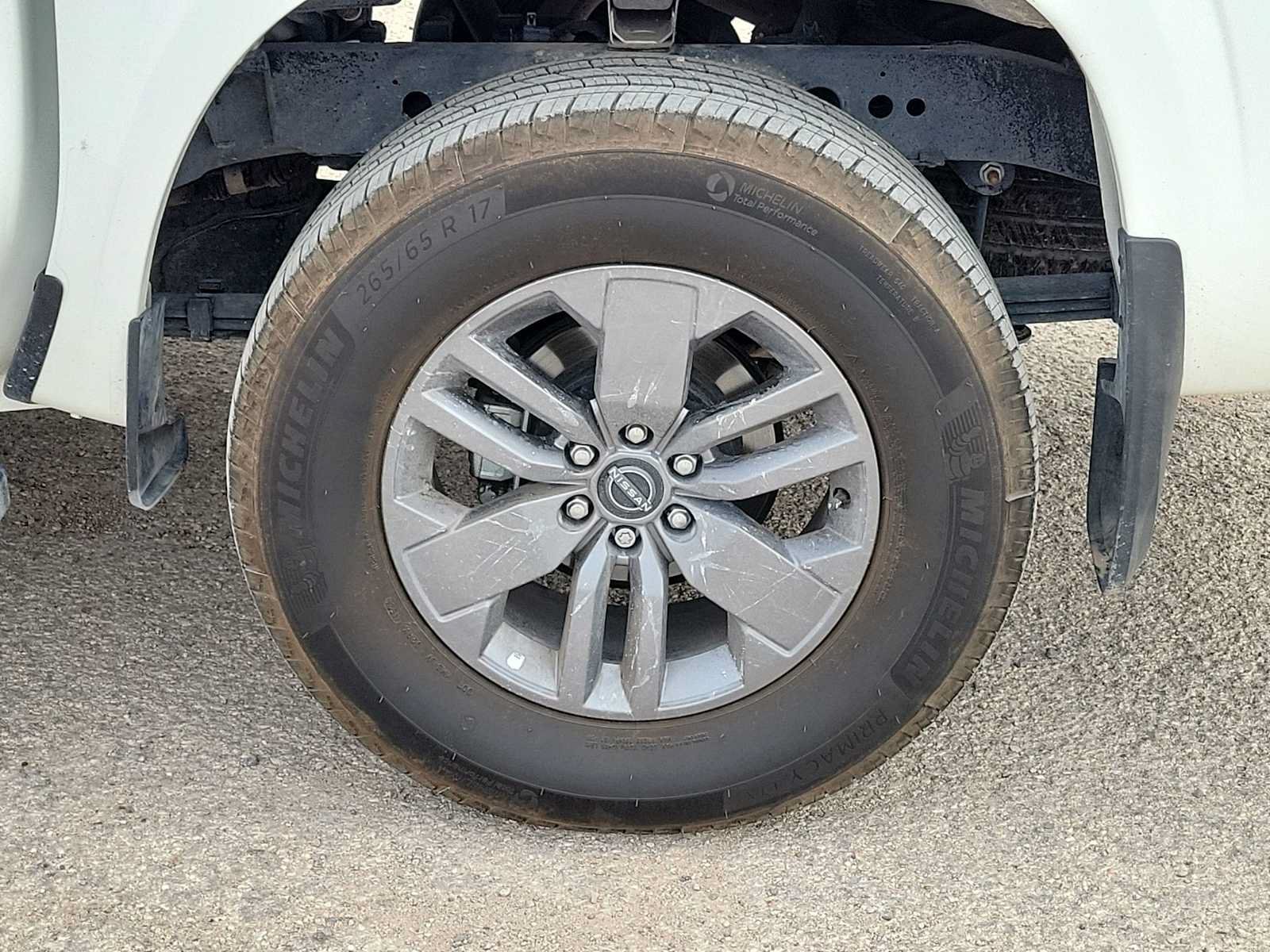 Used 2025 Nissan Frontier SV w/ SV Convenience Package AWD/4WD image 12