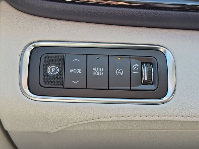 New 2027 Buick Enclave Avenir w/ LPO, Floor Liner Package FWD image 18