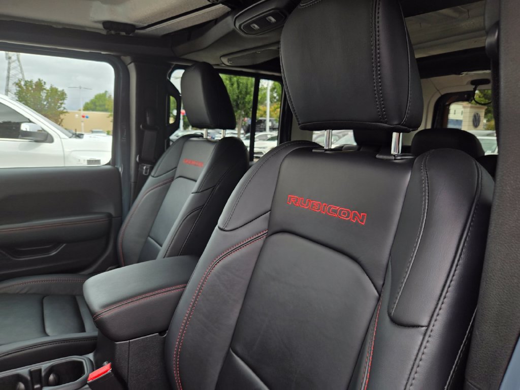 Used 2024 Jeep Wrangler Unlimited Rubicon w/ Convenience Group AWD/4WD image 19