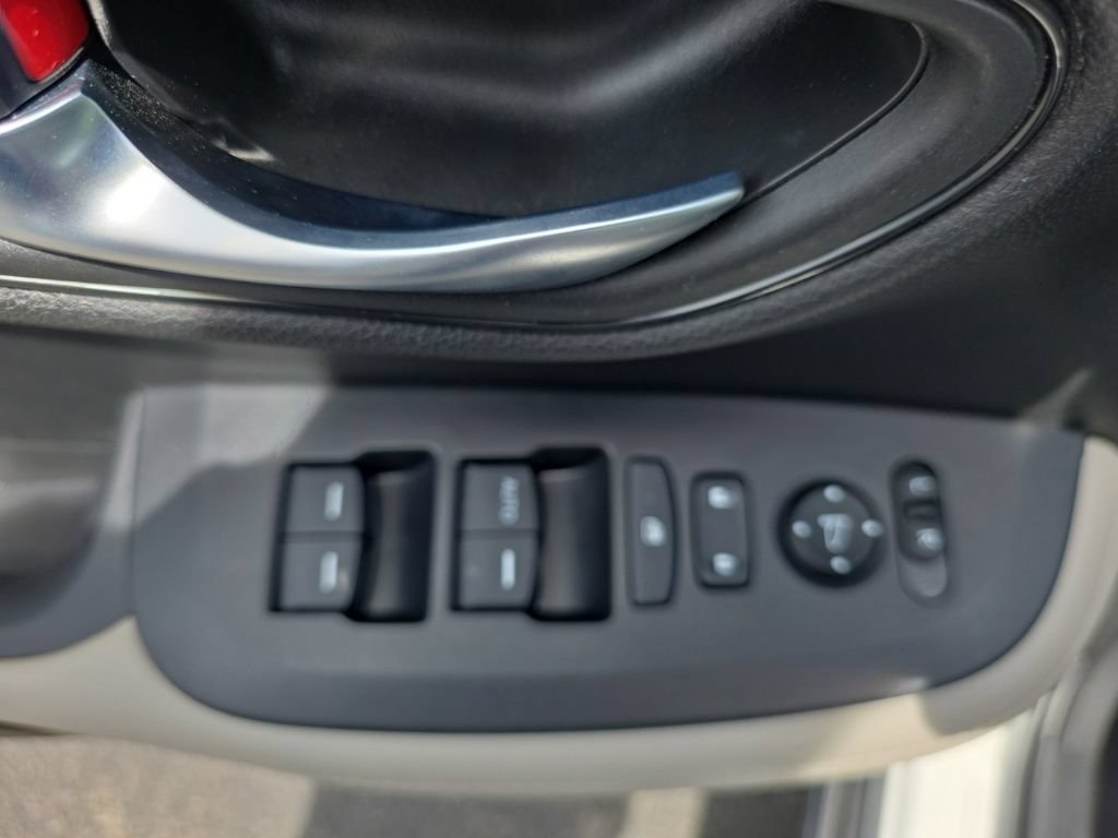 Used 2025 Honda HR-V LX image 13