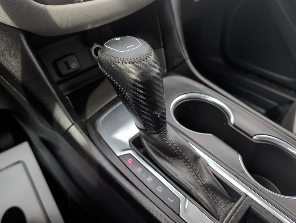 Used 2018 Chevrolet Equinox LS image 16