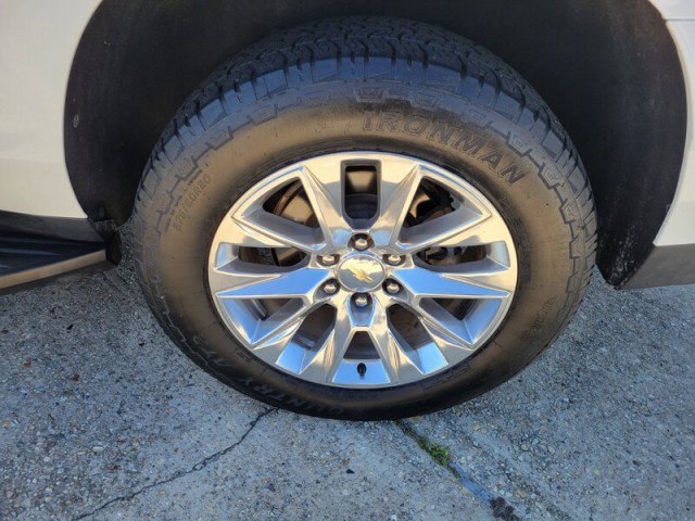 Used 2021 Chevrolet Suburban Premier w/ Premium Package image 11