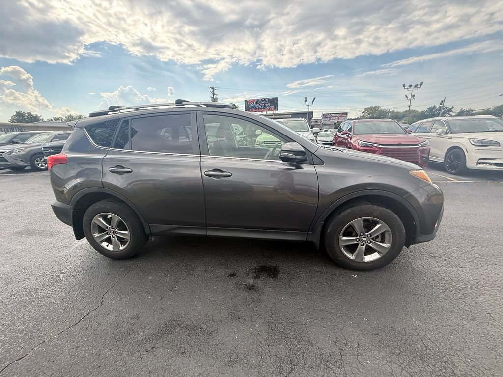 Used 2015 Toyota RAV4 XLE AWD/4WD image 2