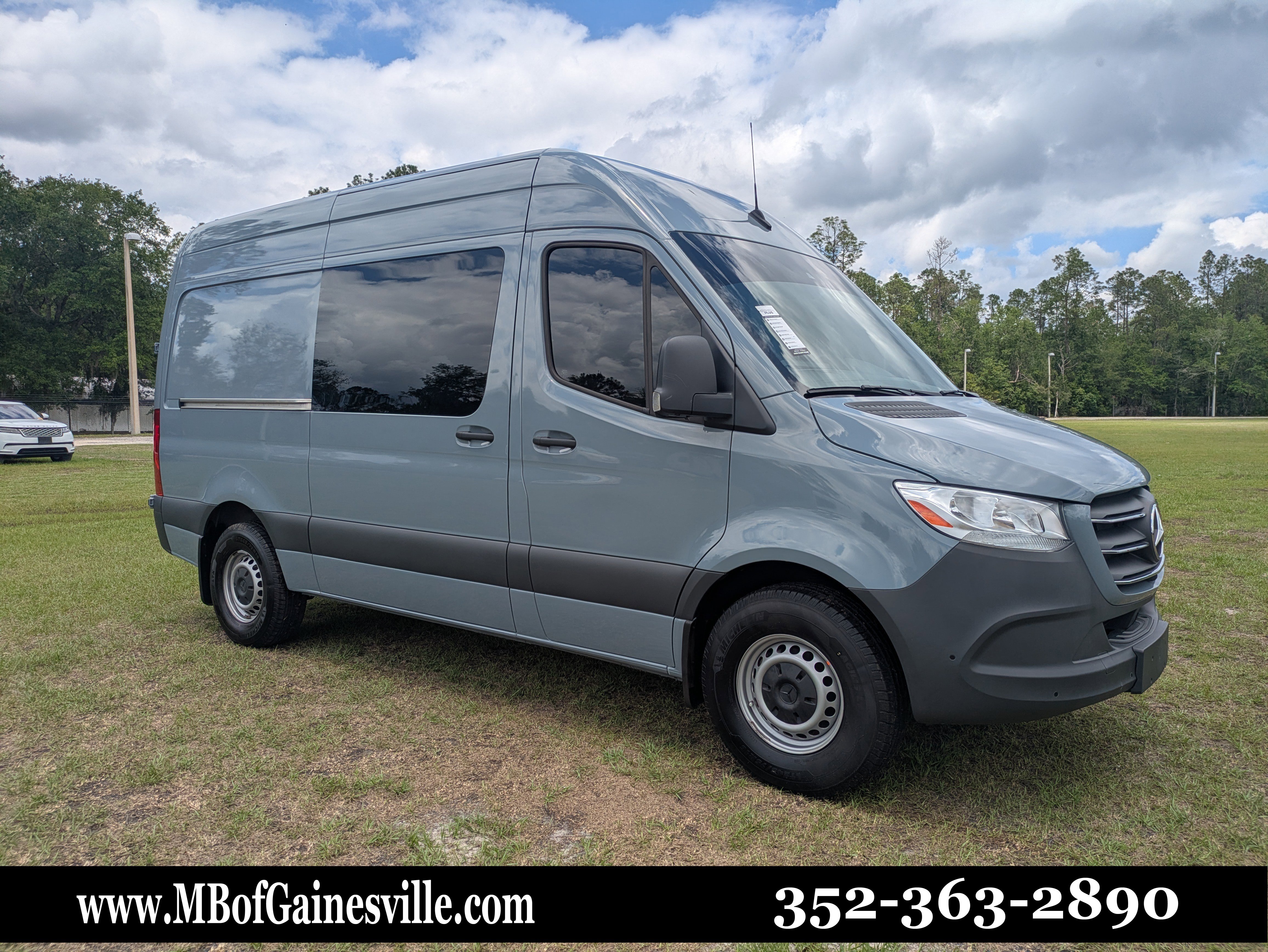 Used 2024 Mercedes-Benz Sprinter 2500 image 1