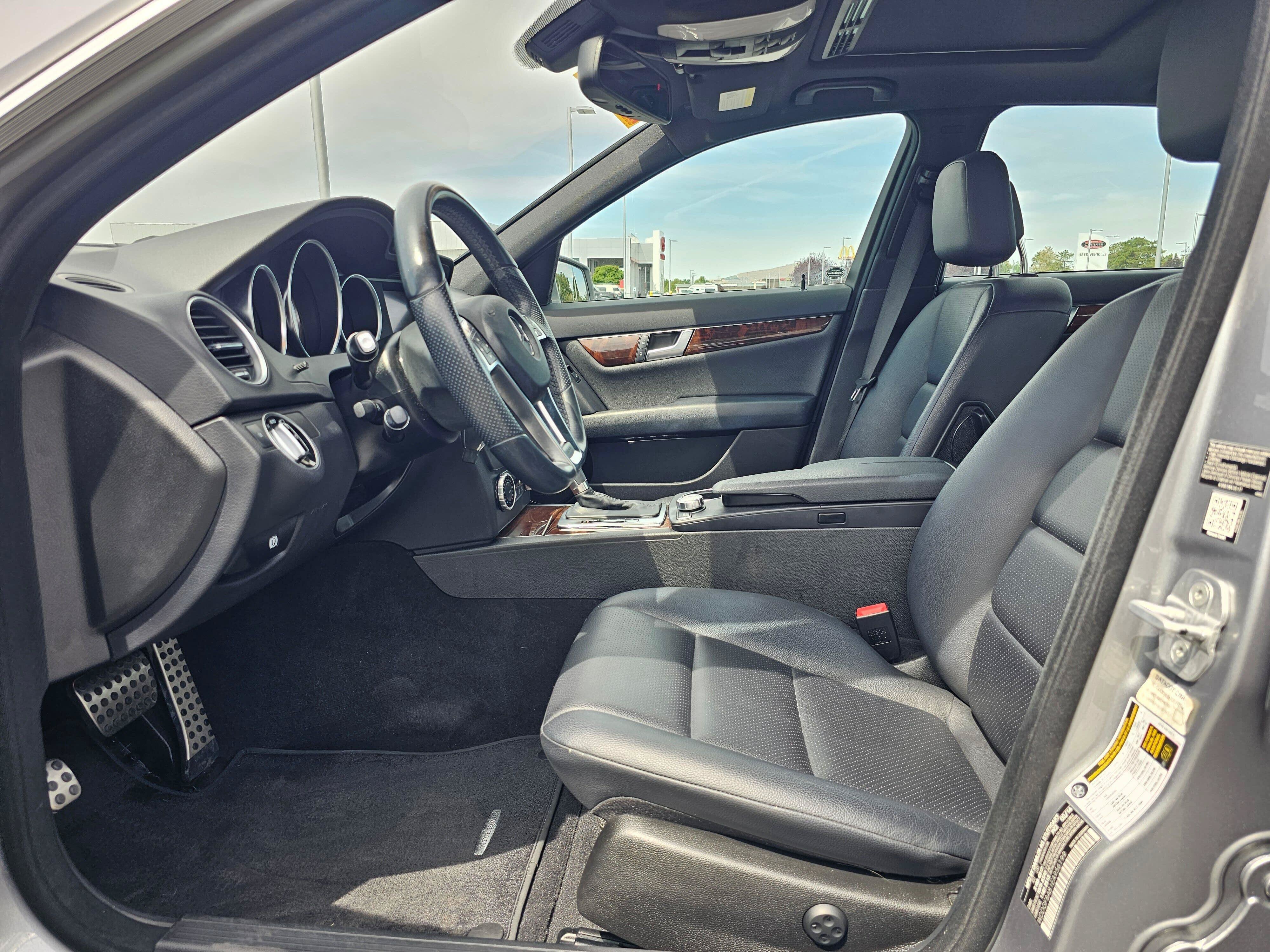 Used 2014 Mercedes-Benz C 300 4MATIC Sedan image 19