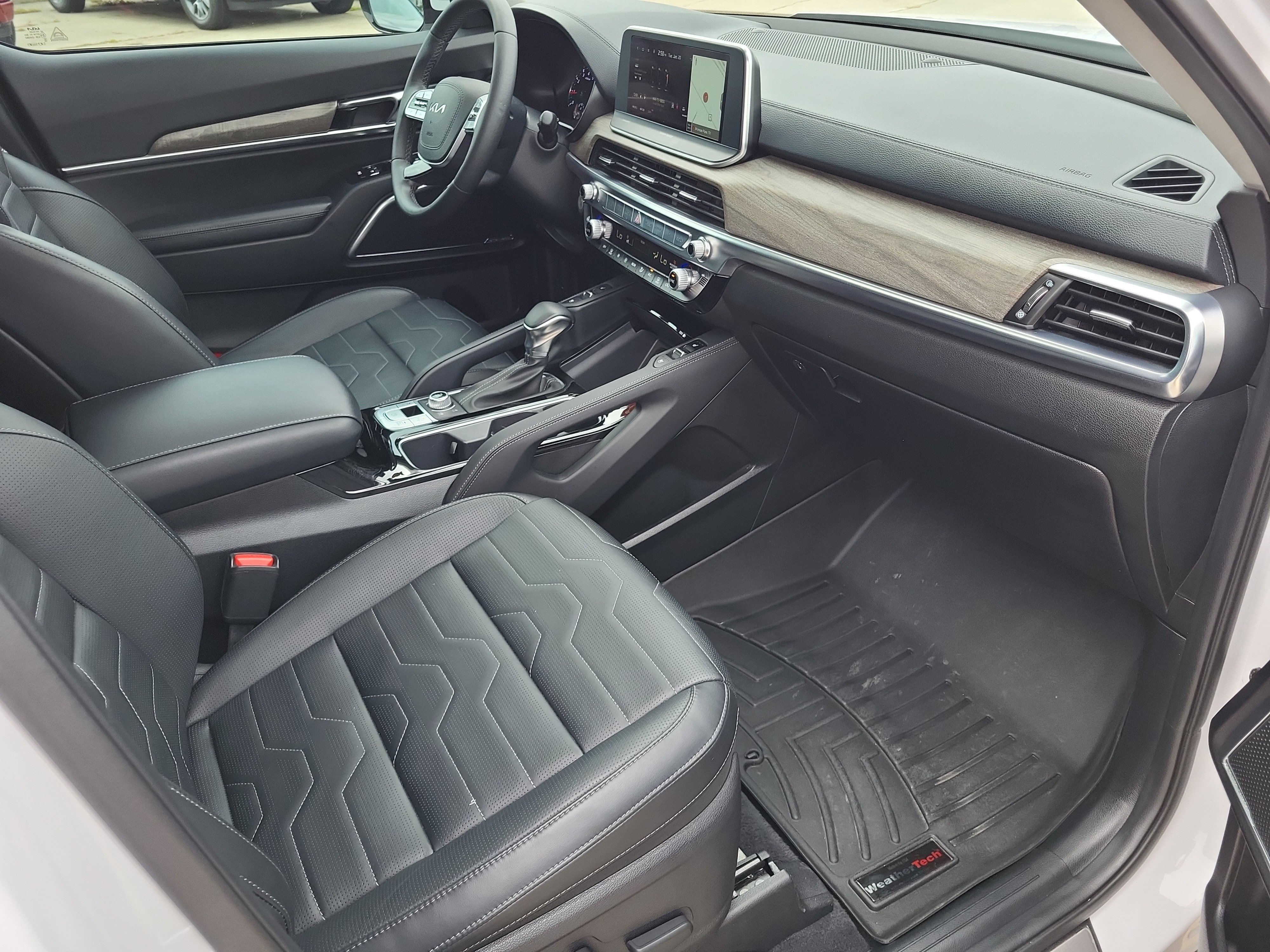 Used 2022 Kia Telluride SX w/ SX Prestige Package image 9