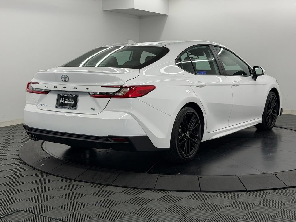 Used 2026 Toyota Camry SE FWD image 10