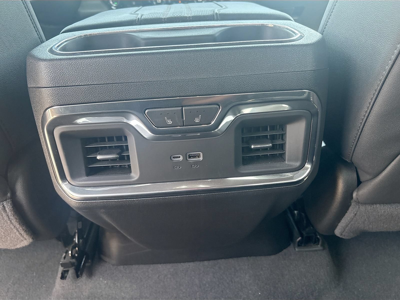Used 2024 Chevrolet Silverado 1500 High Country w/ Technology Package AWD/4WD image 26