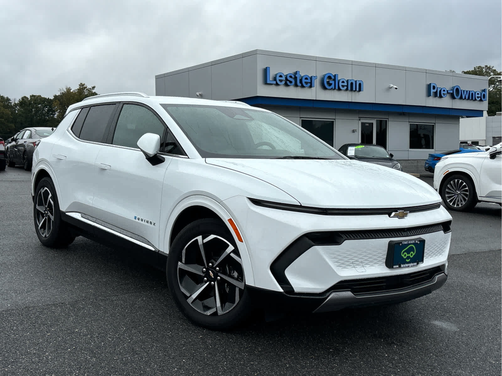 Certified 2024 Chevrolet Equinox EV LT FWD image 2