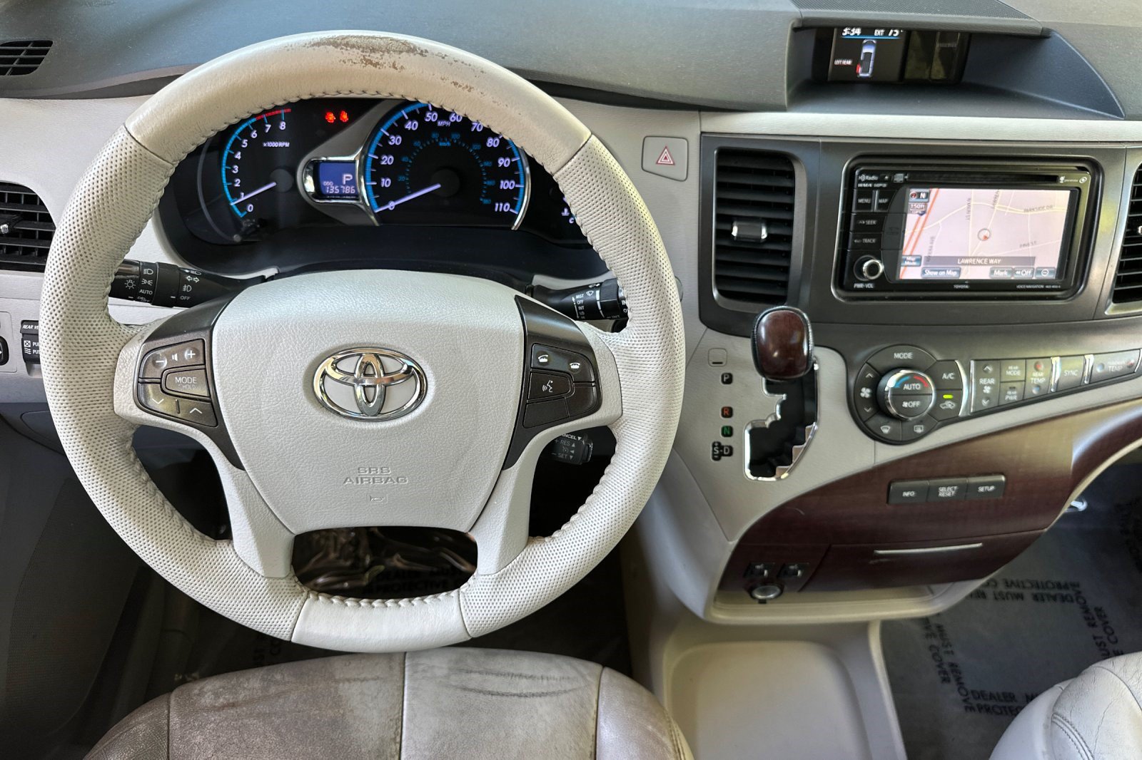 Used 2014 Toyota Sienna XLE FWD image 31
