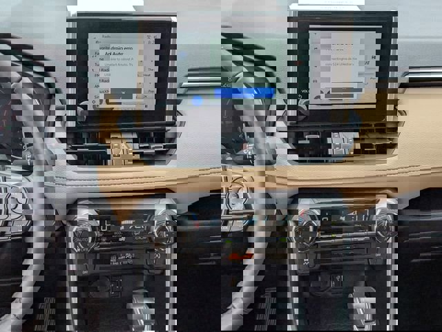 Used 2025 Toyota RAV4 XLE Premium image 11