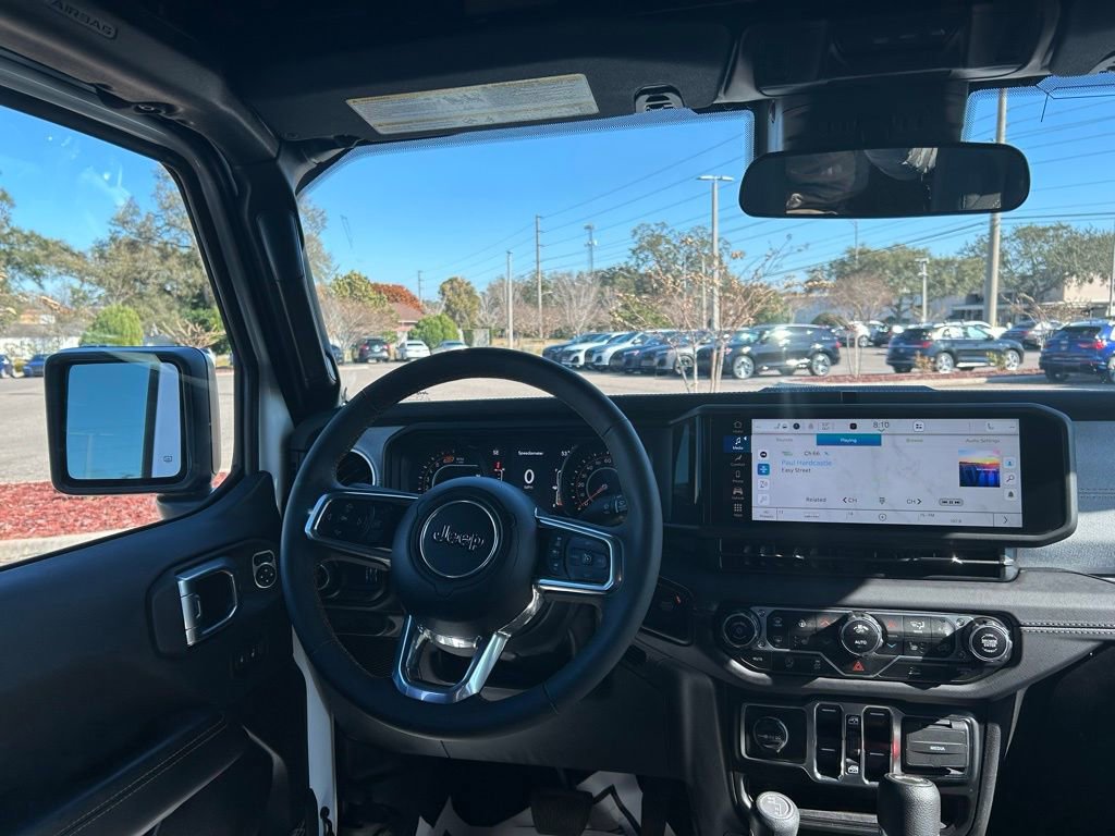 Used 2024 Jeep Wrangler Unlimited Sahara AWD/4WD image 9