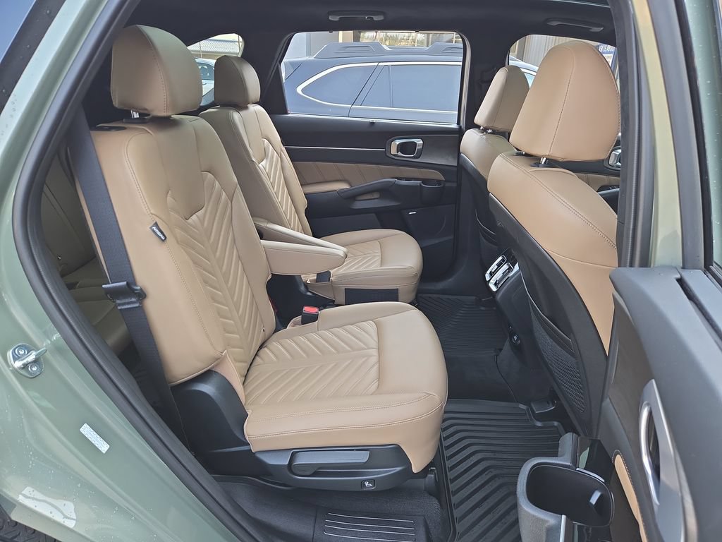 Used 2024 Kia Sorento SX Prestige w/ Olive Brown Leather Package AWD/4WD image 17