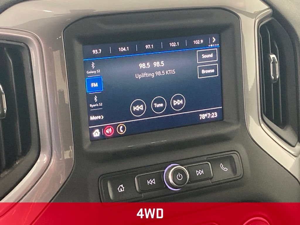 Used 2021 Chevrolet Silverado 2500 Custom AWD/4WD image 3