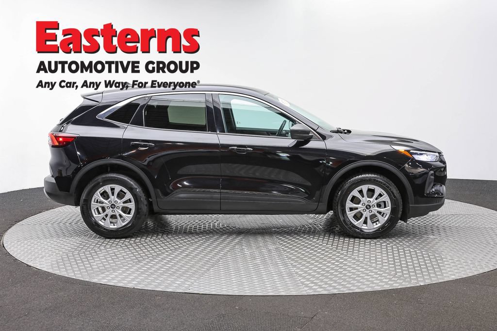 Used 2023 Ford Escape Active AWD/4WD image 4