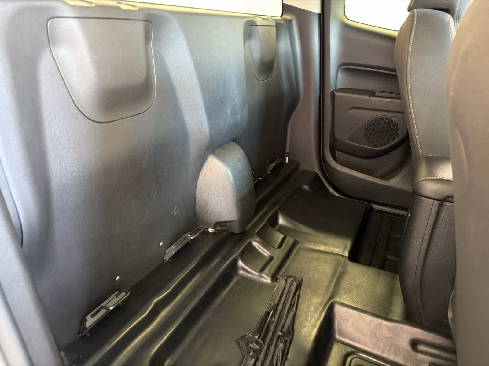 Used 2022 Chevrolet Colorado LT w/ Fleet Safety Package RWD image 17