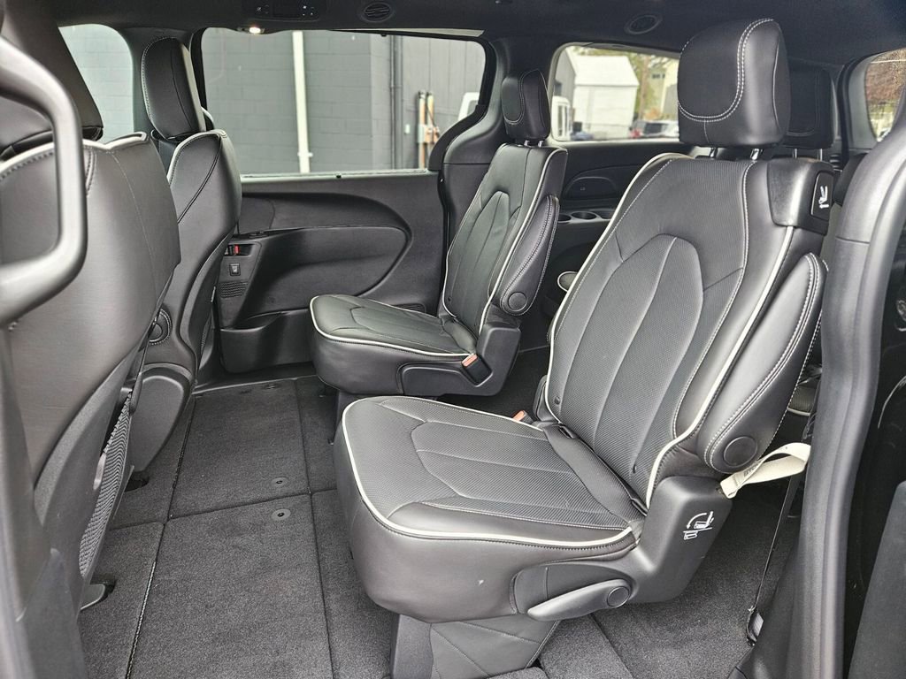New 2026 Chrysler Pacifica Limited w/ S Appearance Package image 15