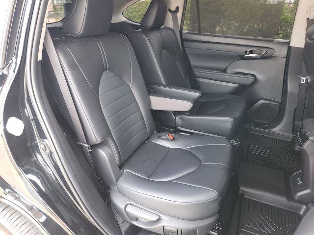 Used 2024 Toyota Highlander XLE FWD image 15