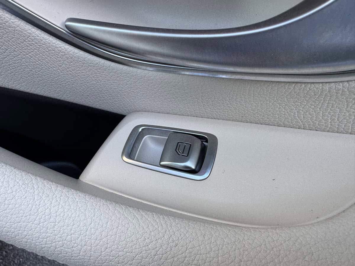 Used 2019 Mercedes-Benz E 300 4MATIC w/ Premium 1 Package image 42