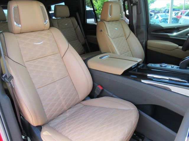 Certified 2024 Cadillac Escalade Sport w/ LPO, ONYX Package AWD/4WD image 10