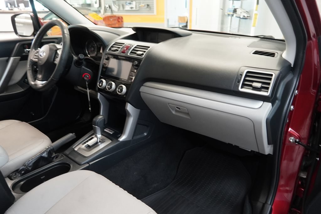 Used 2016 Subaru Forester 2.5i Limited AWD/4WD image 12