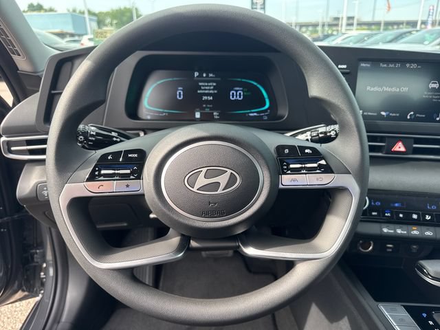 New 2026 Hyundai Elantra Hybrid FWD image 16