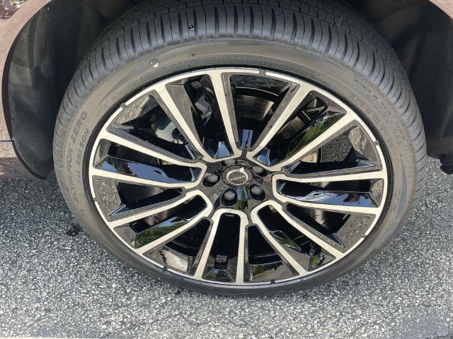 New 2026 Volvo XC90 B6 Plus w/ Protection Package AWD/4WD image 9