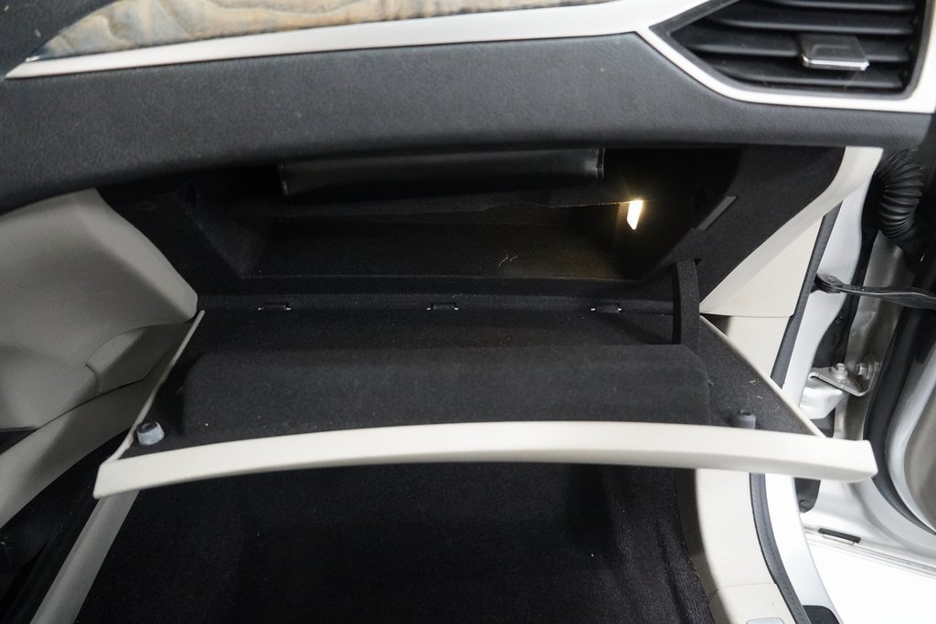 Used 2017 Lincoln MKZ Reserve w/ Climate Package image 31