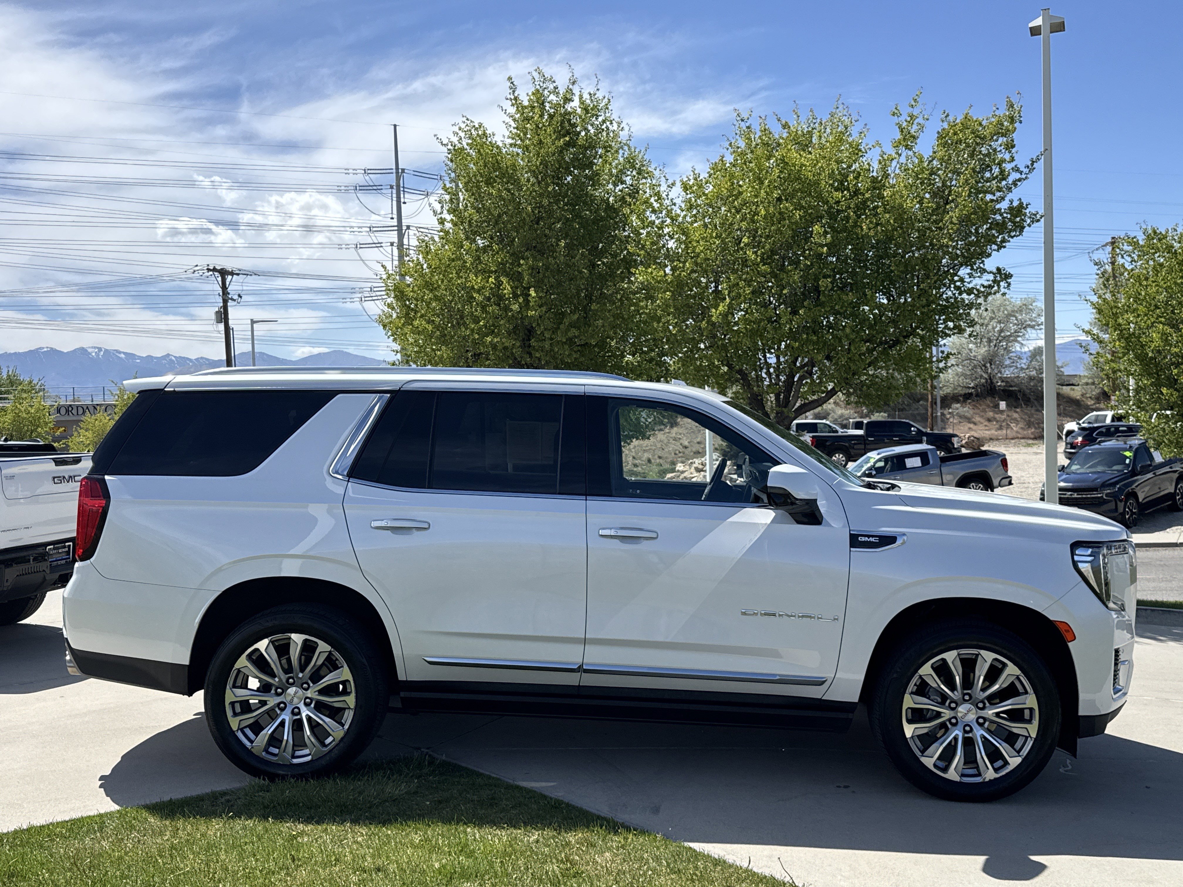 Used 2022 GMC Yukon Denali AWD/4WD image 6