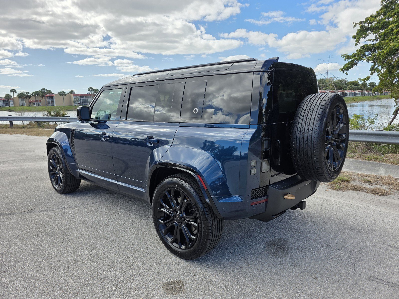 New 2026 Land Rover Defender 110 OCTA AWD/4WD image 2
